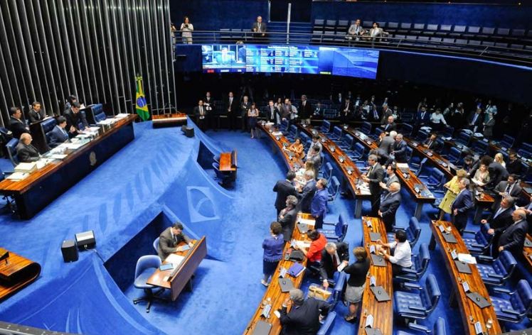 Senadores divergem sobre decreto que autoriza Forças Armadas em Brasília